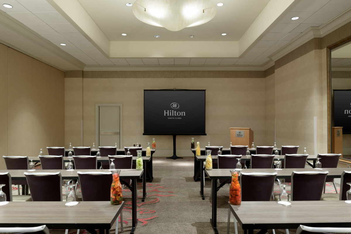 HSC corporate.classroom set in sierra ballroom - small (4)